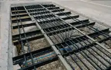 ابتكار مذهل.. طريق يشحن السيارات الكهربائية