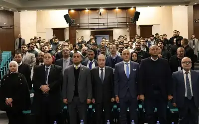 الجزائر تقدم 100 مليون دولار للسلطة