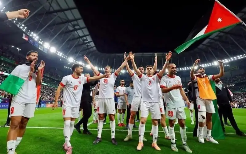 شاشات عملاقة لعرض مباراة النشامى بنهائي