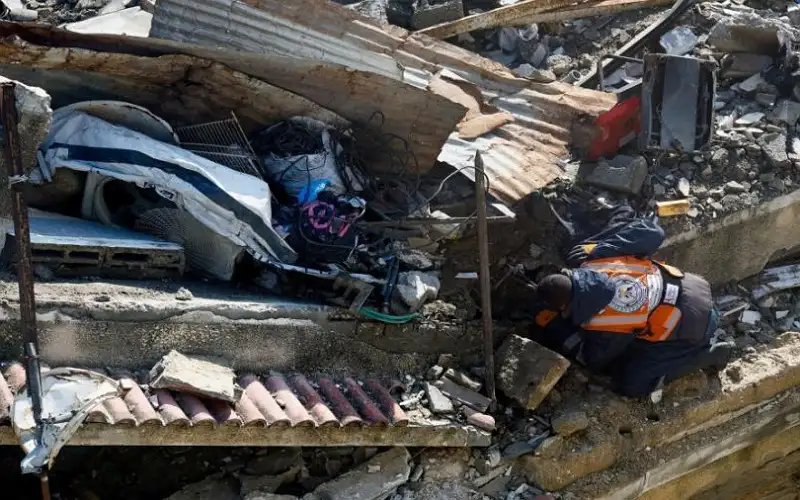 استشهاد طفل فلسطيني بانفجار مخلفات لجيش