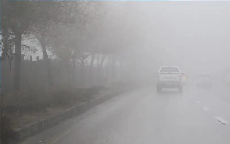 تدني مدى الرؤية على طريق مطار