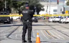 أمريكا.. إصابة 3 رجال شرطة بإطلاق