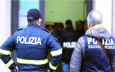 الإمارات تعلن تخفيف قيود كورونا