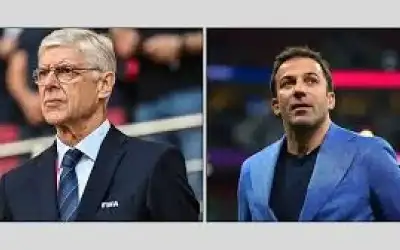 خادم الحرمين يدعو لعقد قمتين خليجية