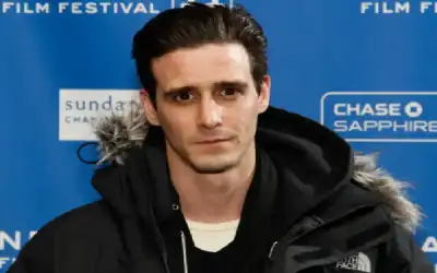 انقاذ 3 شباب علقوا في منطقة