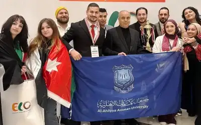 مصرع 6 فلسطينيين سقطوا بحفرة امتصاصية