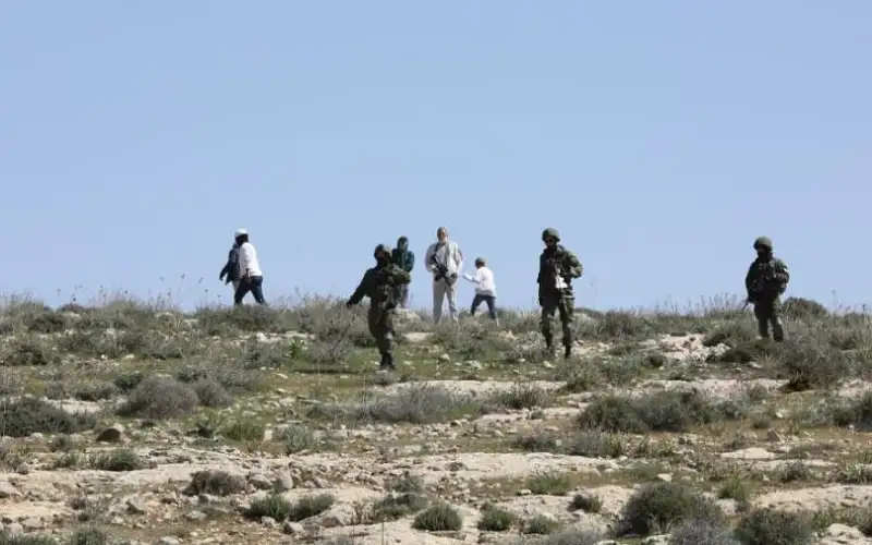 إصابة فلسطيني جراء إطلاق المستوطنين النار