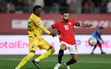 صلاح يكتب التاريخ .. أول مصري