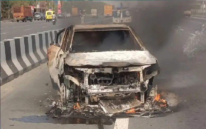 هل تشتعل السيارات الكهربائية أكثر من