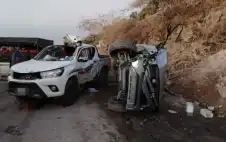 حادث تصادم بين 3 مركبات على