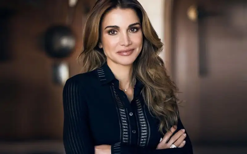 الملكة رانيا تهنئ الأردنيين بعيد الميلاد
