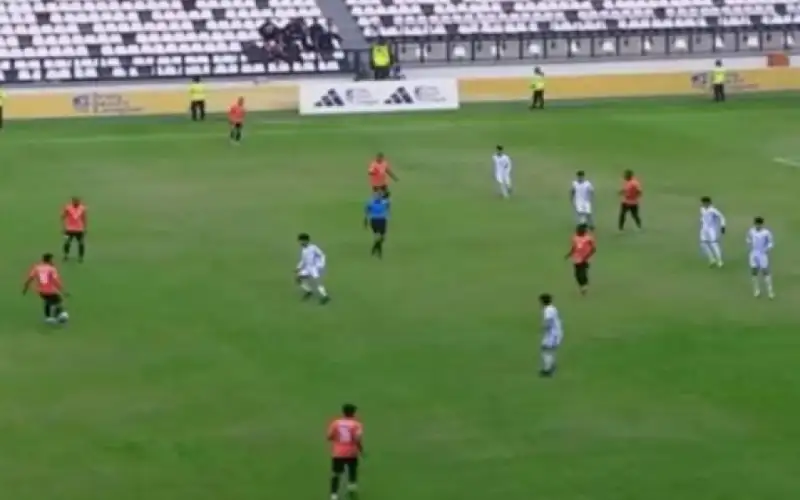 واقعة نادرة تنهي مباراة في الدوري