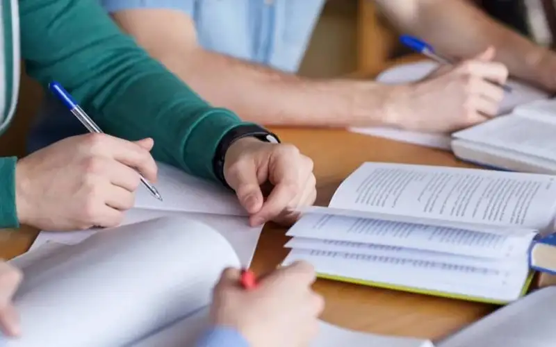 وزارة التربية تصدر تعليمات حاسمة لطلبة