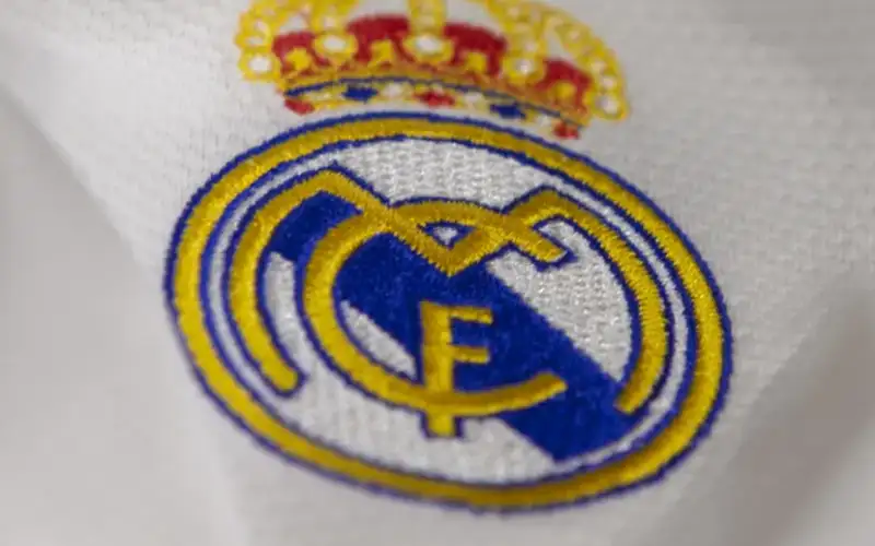 تسريب قميص ريال مدريد الجديد يخلف