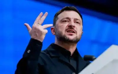 القبض على شخصين سلبا عامل مزرعة