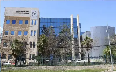 مشاجرة بين عائلتين عربيتين تغلق شوارع