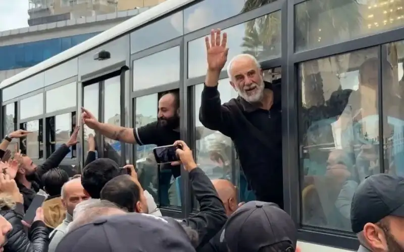 سورية تفرج عن عشرات العسكريين من