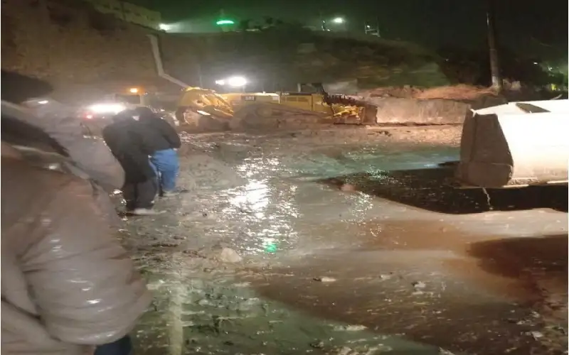 انهيار جبلي يغلق الطريق المؤدية إلى