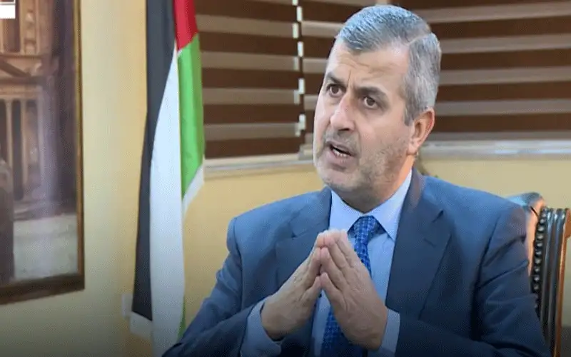 الوزير الخرابشة مدافعا عن شركة التنقيب