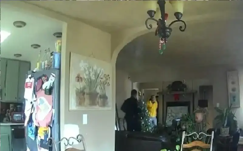 طفل يحبط سرقة منزله بذكاء