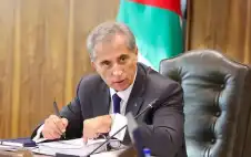 نائب يطstrongلبstrong من رئيس الحكومة باعلان