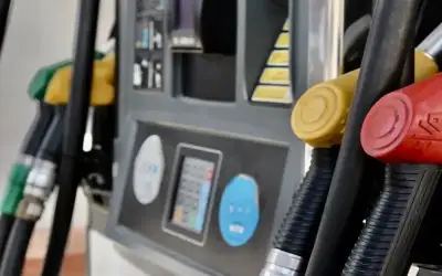 (50) صهريج من النفط الخام العراقي