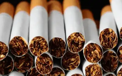 العمل تعلق دوام موظفيها في مبنى