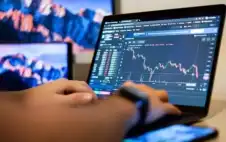 وحدة الجرائم الإلكترونية تحذر من التعامل