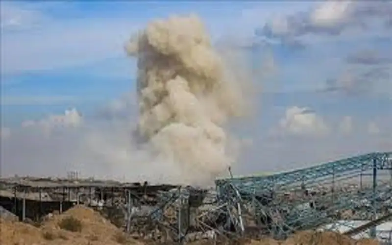 غارات وقصف مدفعي إسرائيلي يستهدف مناطق