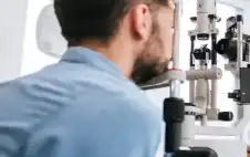 احذر.. علامة خفية في strongعيstrongنيك تشير