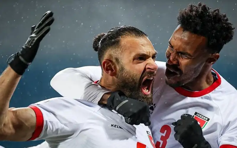 يزن العرب مرشح لجائزة افضل لاعب