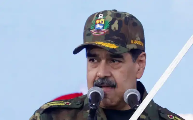 فانس: ترامب عرض على مادورو عدة