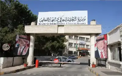 الحسين إربد يواجه الاستقلال الإيراني في