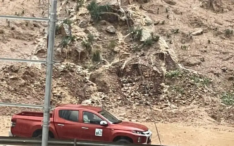 إعادة فتح شارع سيل الزرقاء الفرعي
