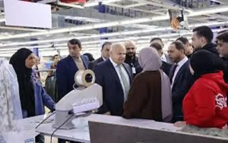 البكار: استثناء صناعة الألبسة من الحد