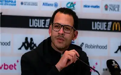 رياضة ـ الاتفاق شفهي وليس ورقيا.. روزينيور مدربا