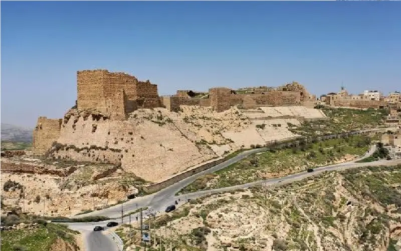 لقاء حكومي نيابي لبحث معالجة آثار