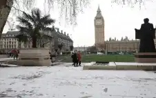 موجة برد قارس تجتاح أوروبا وتعطل