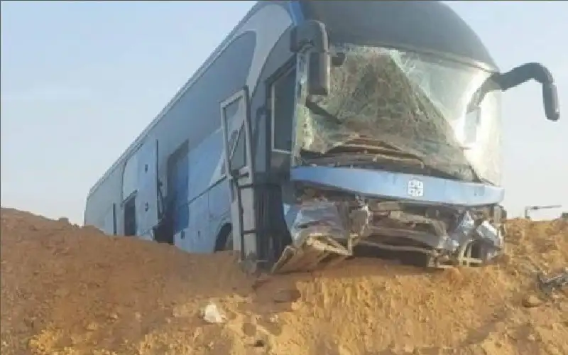 تدهور حافلة يعتقد انها لمعتمرين أردنيين