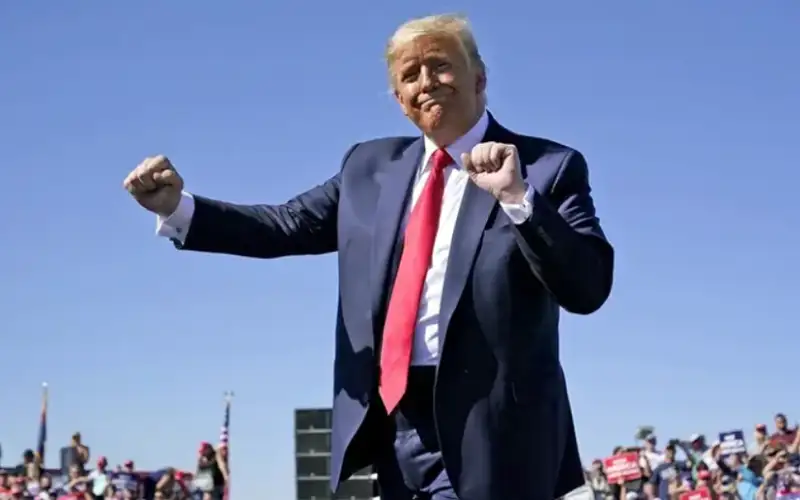 ترمب: ميلانيا تكره رقصي وتقول إنه