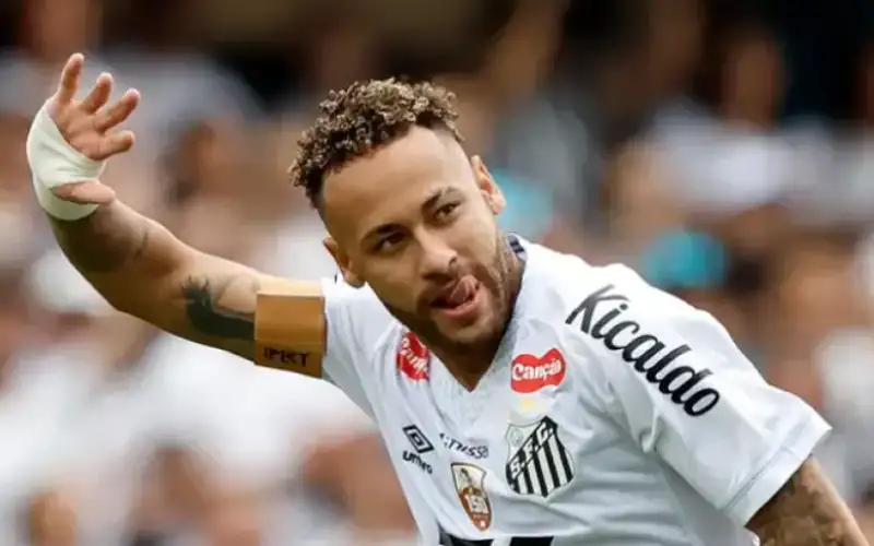 نيمار عقب حسم مستقبله: أريد تحقيق