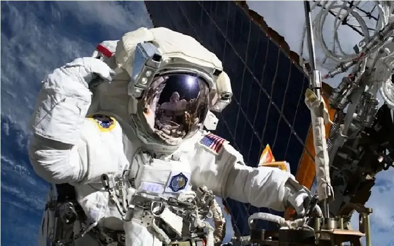 مشكلة صحية تدفع ناسا إلى إلغاء