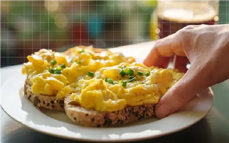 تناول بيضتين يوميا.. فائدة غذائية أم