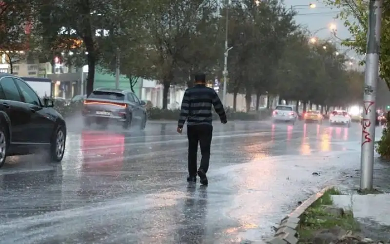 تحذيرات من عواصف رعدية غزيرة واحتمال