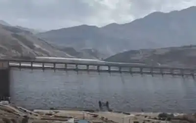 مذيعة سورية رقصت في الكواليس فأوقفت