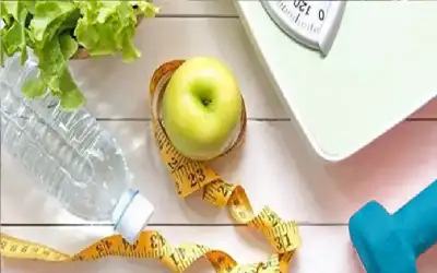 رجل تغلبه دموعه