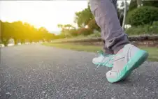 أيهما أفضل: المشي السريع أم المشي