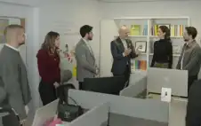 strongولي العهدstrong والأميرة رجوة يزوران شركة