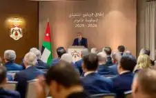 حسان : الملك وجه الحكومة بstrongزيstrongادة