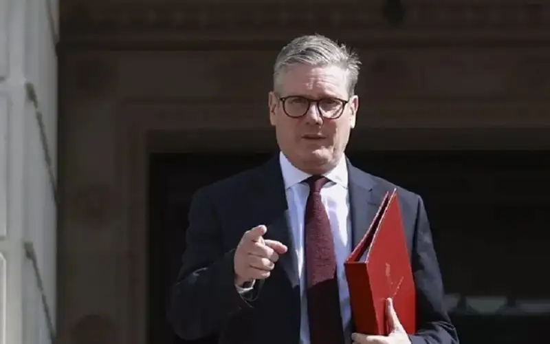 تقرير: رئيس وزراء بريطانيا سيقبل مقعدا